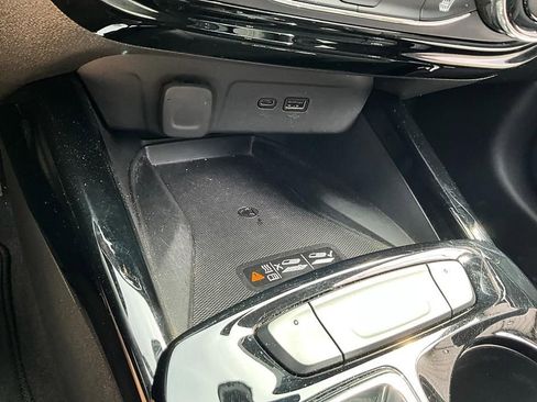 Used 2024 Chevrolet Trax LT w/ Sunroof Package FWD image 21