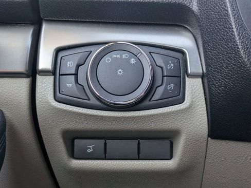 Used 2018 Ford Explorer XLT w/ Equipment Group 202A image 29