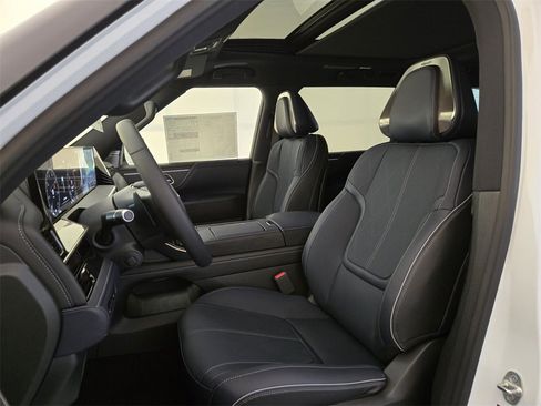 New 2026 INFINITI QX80 SPORT w/ Sport Exterior Package image 5