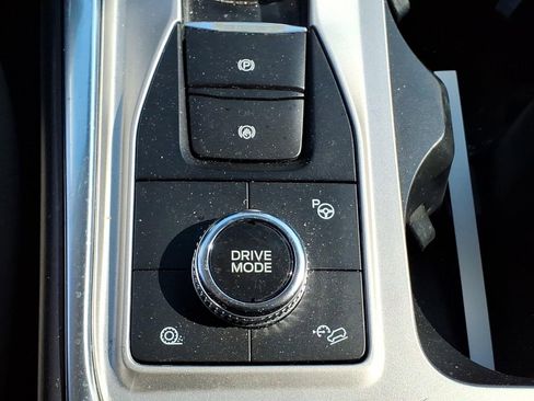 Used 2022 Ford Explorer Platinum w/ Premium Technology Package image 31