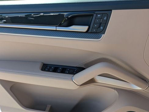 New 2025 Porsche Cayenne Turbo image 13