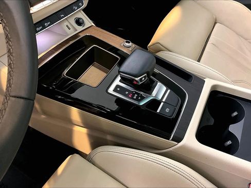 Used 2023 Audi Q5 2.0T Premium w/ Convenience Package image 17