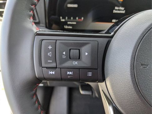 Certified 2025 Nissan Kicks SR AWD/4WD image 31