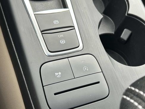 Used 2021 Ford Escape SEL w/ Technology Package FWD image 29
