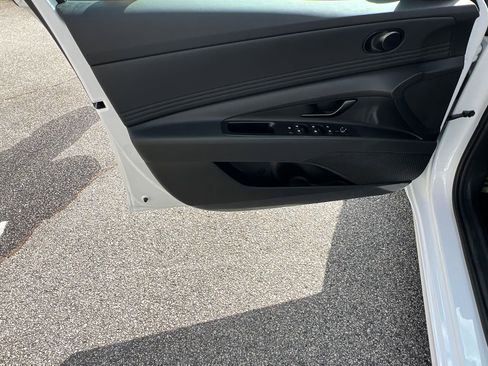 New 2025 Hyundai Elantra Sport image 18