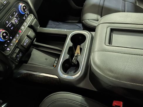 Used 2022 GMC Sierra 3500 Denali w/ Denali Ultimate Package image 24