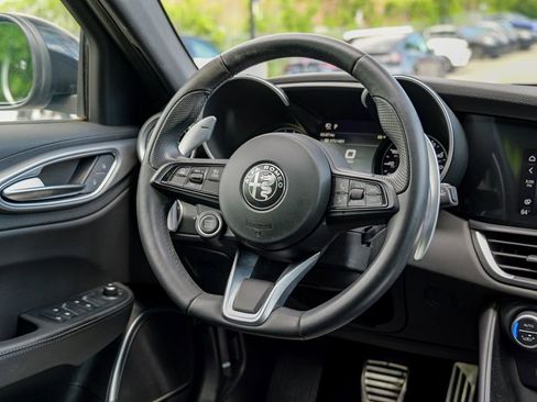 Used 2023 Alfa Romeo Giulia Veloce AWD/4WD image 42