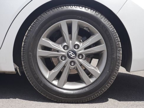 Used 2018 Hyundai Elantra SEL FWD image 14