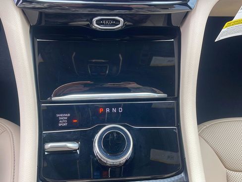 New 2026 Jeep Grand Cherokee Limited w/ Luxury Tech Group II AWD/4WD image 19