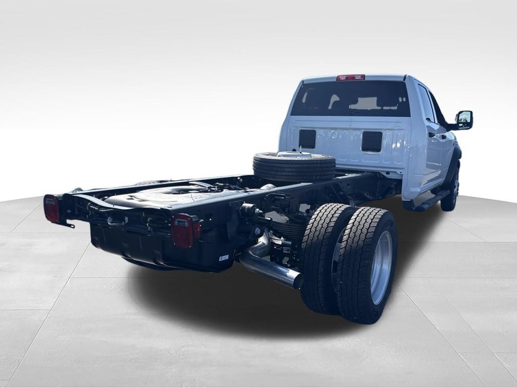 New 2026 RAM 5500 Tradesman w/ Chrome Appearance Group AWD/4WD image 3
