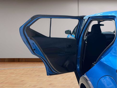 Used 2024 Nissan Kicks S FWD image 11