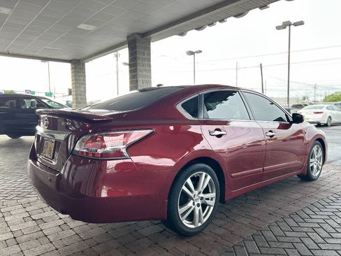 Used 2015 Nissan Altima 3.5 SL FWD image 10
