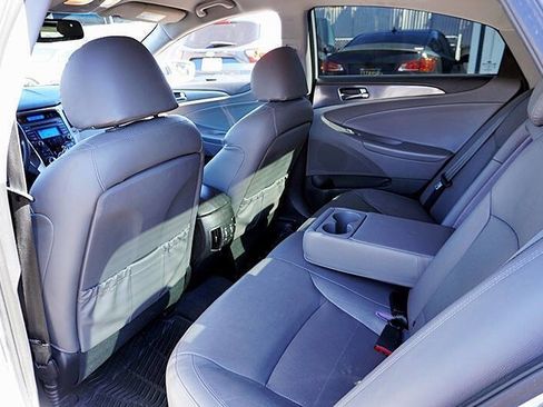 Used 2012 Hyundai Sonata Base 4dr Sedan w/ Leather Pkg image 17