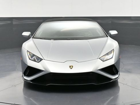 Used 2022 Lamborghini Huracan EVO image 11