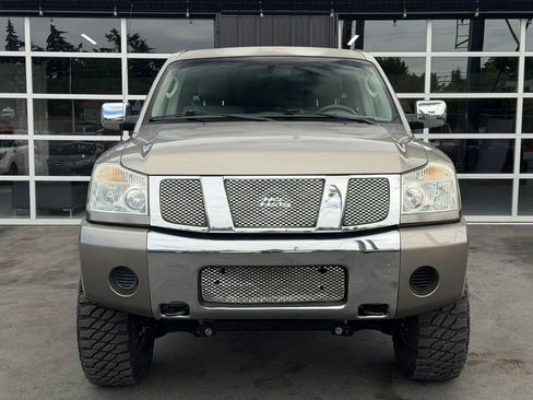 Used 2006 Nissan Titan SE AWD/4WD image 2