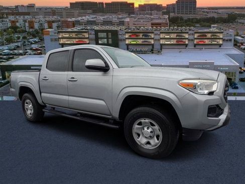 Used 2017 Toyota Tacoma SR RWD image 1
