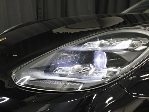 Certified 2022 Porsche Panamera 4 Platinum Edition image 15