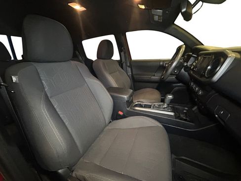 Used 2019 Toyota Tacoma TRD Sport w/ Technology Package AWD/4WD image 15