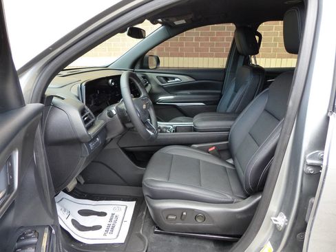 Used 2025 Chevrolet Traverse LT w/ LPO, Floor Liner Package AWD/4WD image 22