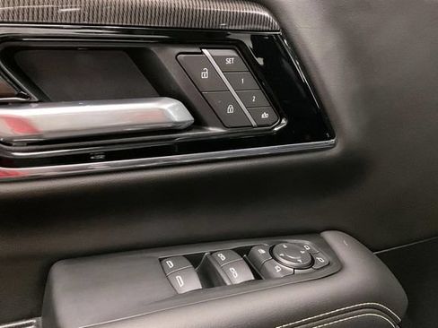 Used 2025 GMC Yukon Elevation w/ Elevation Premium Package AWD/4WD image 41