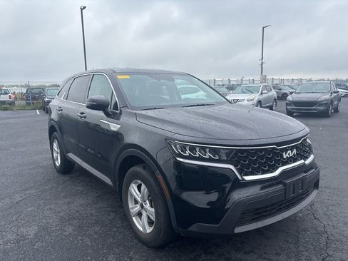 Used 2023 Kia Sorento LX AWD/4WD image 1