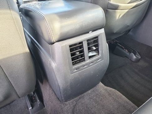 Used 2009 Chrysler 300 Touring image 22