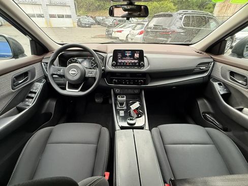 Used 2023 Nissan Rogue S AWD/4WD image 11