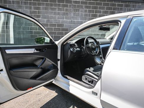Used 2013 Volkswagen Passat 2.5 SE FWD image 7