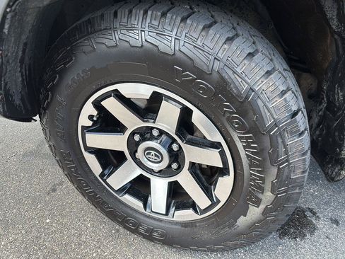 Used 2019 Toyota 4Runner TRD Off-Road Premium AWD/4WD image 5
