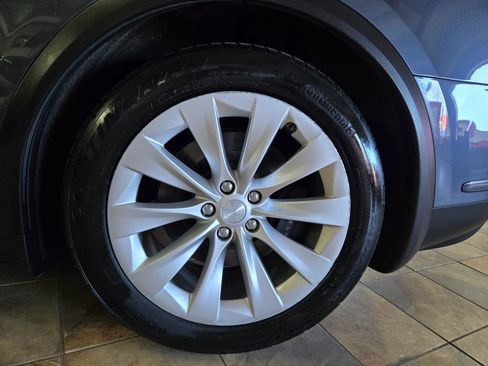 Used 2018 Tesla Model X 100D image 21