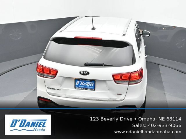 Used 2017 Kia Sorento AWD image 17