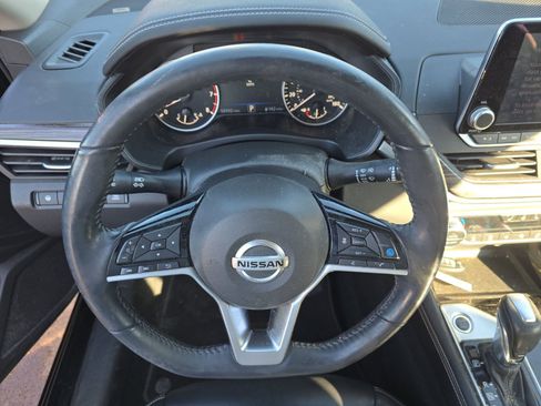 Used 2020 Nissan Altima 2.0 Platinum image 16