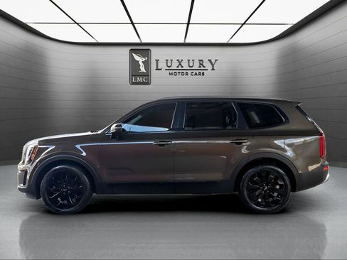Used 2020 Kia Telluride S w/ S 8 Passenger Seating Package image 5