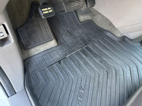 Used 2014 Honda Odyssey Touring Elite image 17