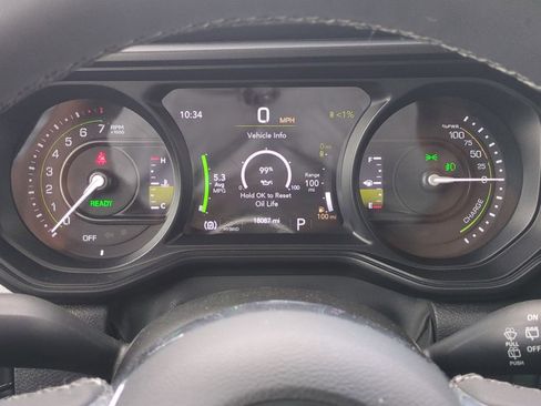 Used 2025 Jeep Wrangler Unlimited Sahara AWD/4WD image 28