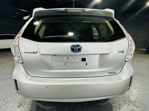 Used 2012 Toyota Prius V Five FWD image 4