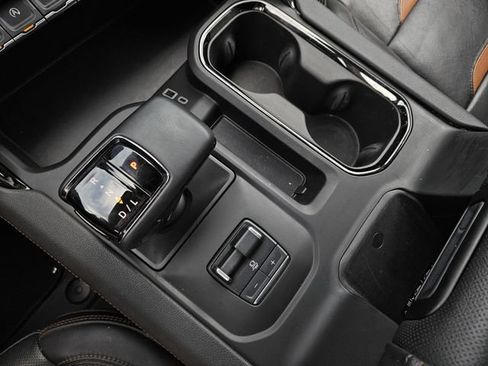 Used 2024 GMC Sierra 1500 AT4 w/ Technology Package AWD/4WD image 20