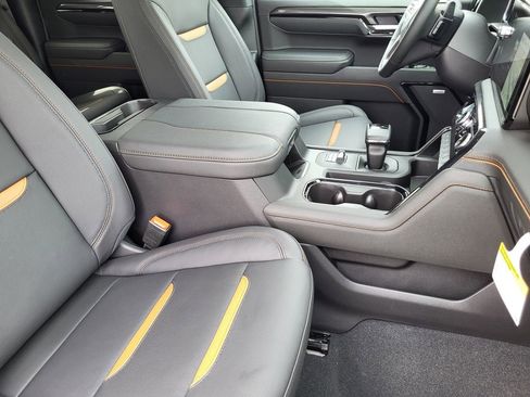 New 2026 GMC Sierra 1500 AT4 AWD/4WD image 11
