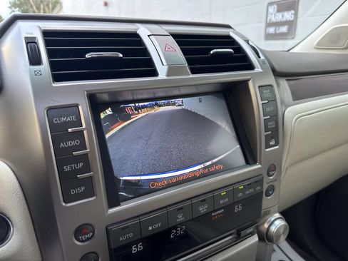 Used 2013 Lexus GX 460 image 39