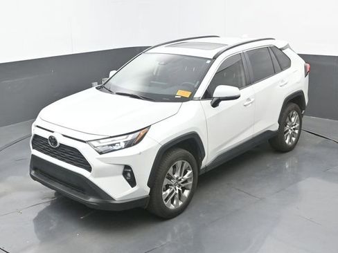 Used 2023 Toyota RAV4 XLE Premium AWD/4WD image 16