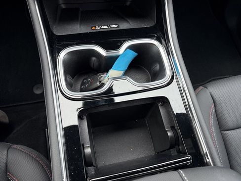 Used 2025 Chevrolet Traverse Z71 w/ Driver Confidence Package image 39