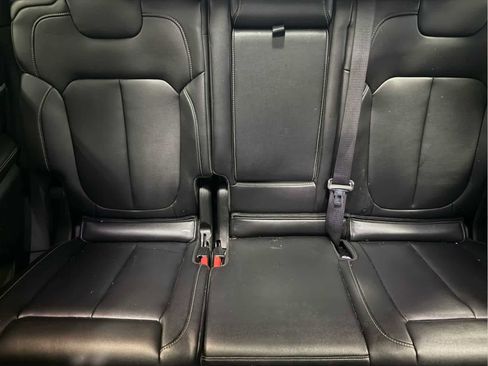 Used 2025 Jeep Grand Cherokee L Limited w/ Black Appearance Package image 21