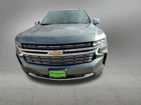 Used 2023 Chevrolet Suburban Premier image 3