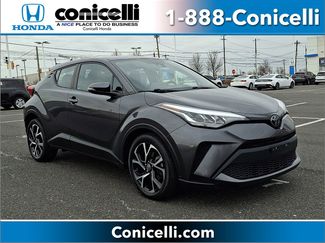 Used 2022 Toyota C-HR XLE video 1