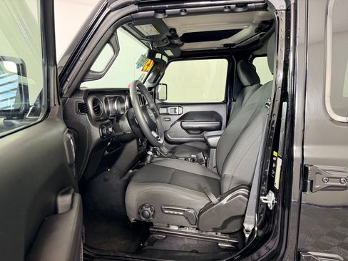 Used 2023 Jeep Wrangler Unlimited Sport AWD/4WD image 24