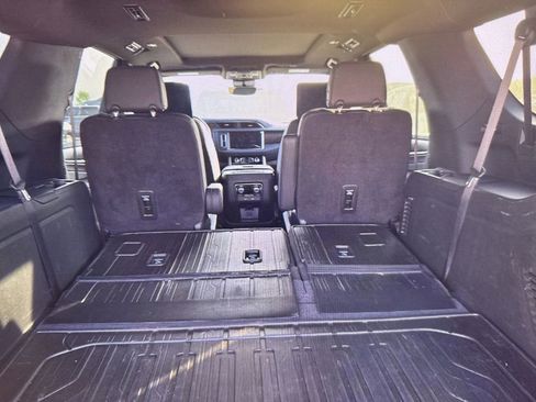 Used 2024 GMC Yukon XL Denali w/ Advanced Technology Package AWD/4WD image 20