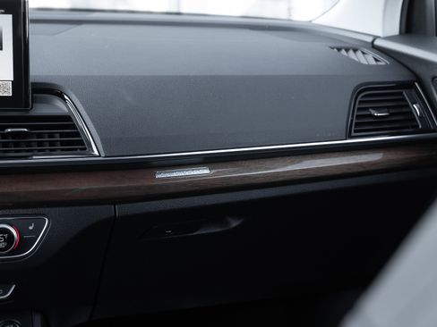 Certified 2023 Audi Q5 2.0T Premium w/ Convenience Package image 15