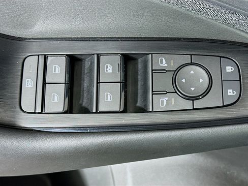 Used 2023 Nissan Rogue S AWD/4WD image 15
