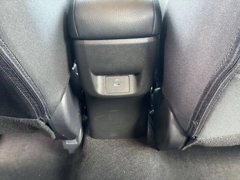Used 2025 Nissan Versa SV FWD image 18