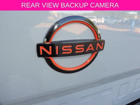 Used 2022 Nissan Frontier Pro-X RWD image 12